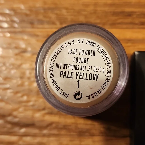 Trucco Touch Up Pressed Powder & SkintonesNaturale Coverage SPF 15 Foundation